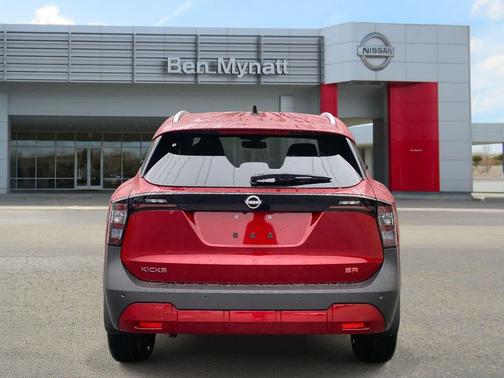 2026 Nissan Kicks SR