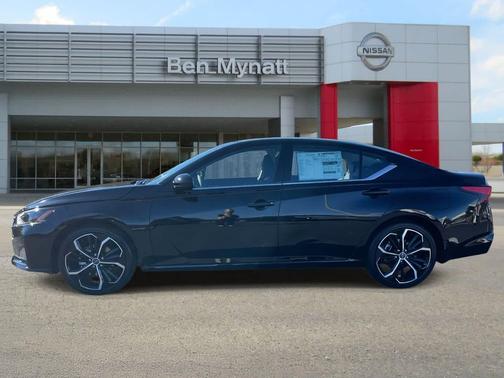 2025 Nissan Altima SR FWD