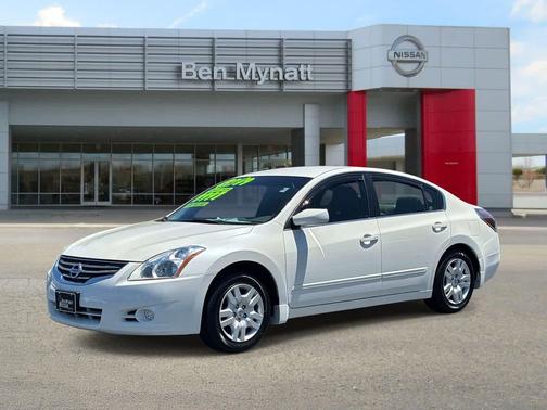 Winter Frost Pearl 2010 Nissan Altima 2.5 S