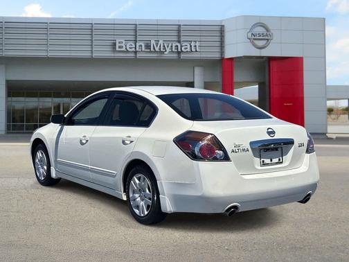 Winter Frost Pearl 2010 Nissan Altima 2.5 S