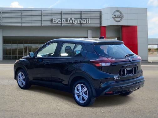 2022 Nissan Kicks S