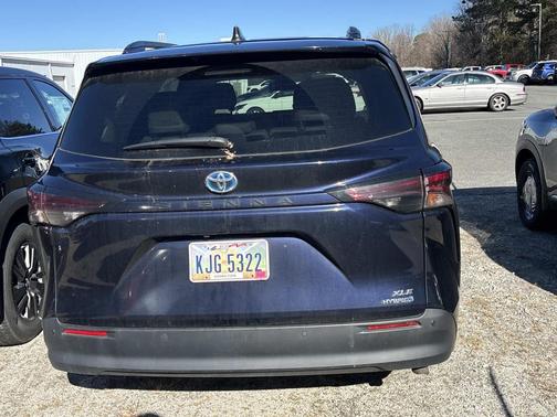 2024 Toyota Sienna XLE