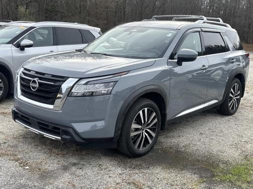 2024 Nissan Pathfinder Platinum FWD