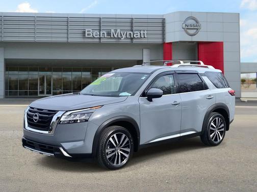 2024 Nissan Pathfinder Platinum FWD