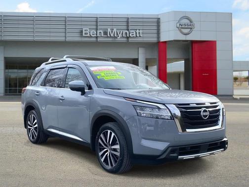 2024 Nissan Pathfinder Platinum FWD