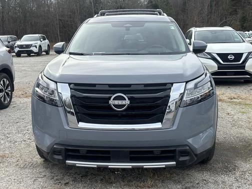 2024 Nissan Pathfinder Platinum FWD