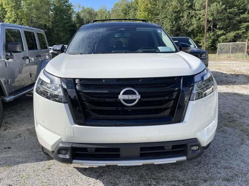 2024 Nissan Pathfinder Platinum 4WD