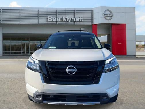 2024 Nissan Pathfinder Platinum 4WD