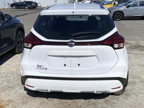 2025 Nissan Kicks S