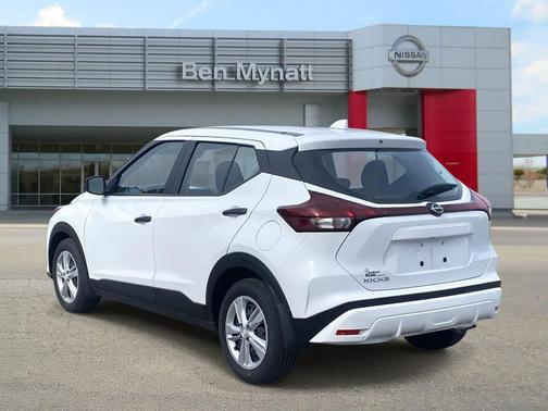 2025 Nissan Kicks S