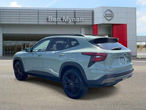 Cacti Green 2025 Chevrolet Trax FWD ACTIV