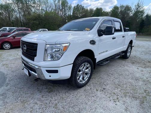 2024 Nissan Titan XD SV