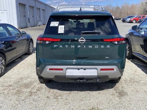 2025 Nissan Pathfinder SL FWD