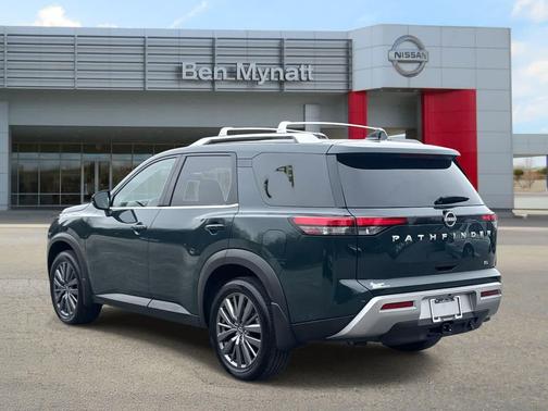 2025 Nissan Pathfinder SL FWD