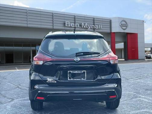 2025 Nissan Kicks S