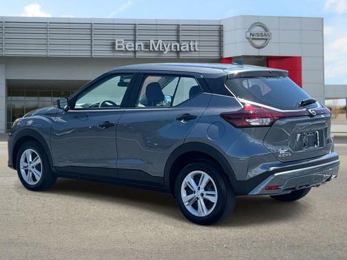 Gun Metallic 2025 Nissan Kicks S