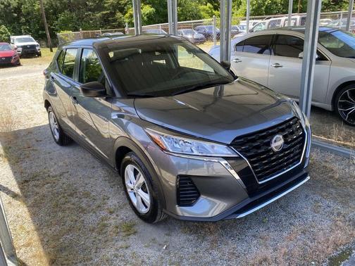 Gun Metallic 2025 Nissan Kicks S