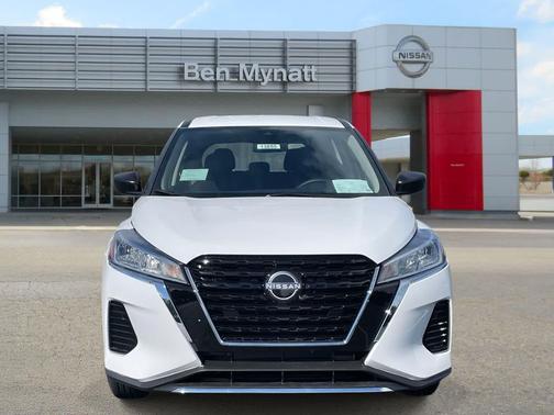 2025 Nissan Kicks S