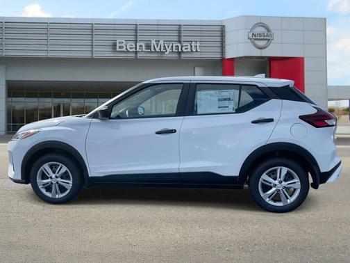 2025 Nissan Kicks S