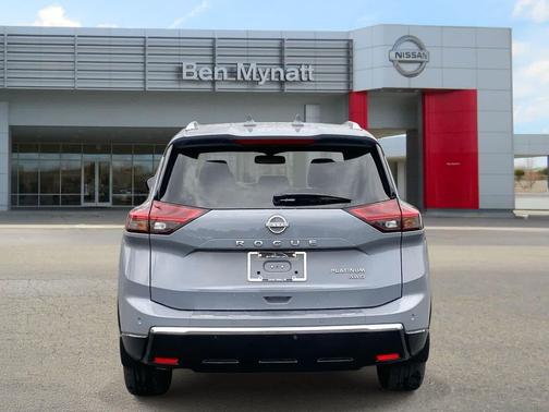 2025 Nissan Rogue Platinum