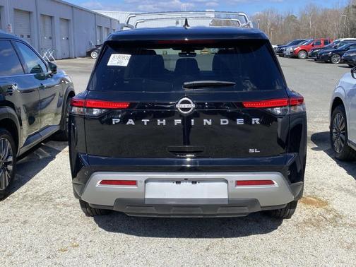 2025 Nissan Pathfinder SL FWD