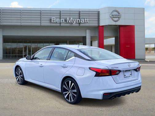 2024 Nissan Altima SR FWD