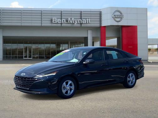 2023 Hyundai ELANTRA SE