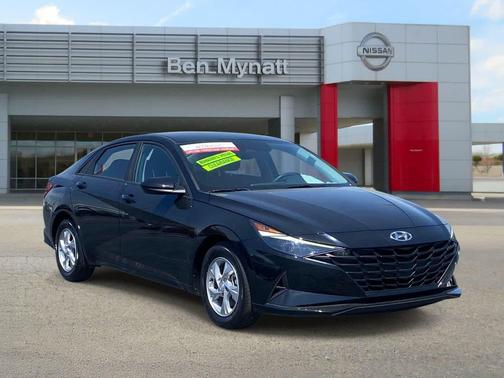 2023 Hyundai ELANTRA SE
