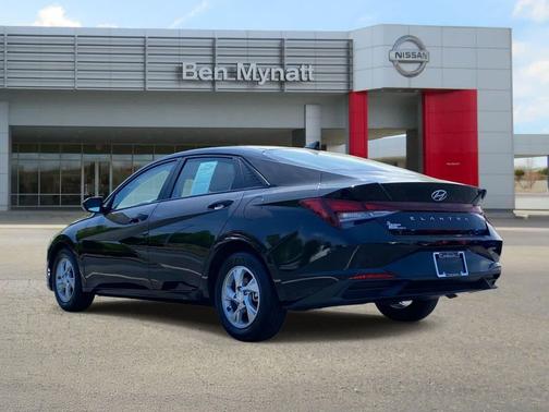 2023 Hyundai ELANTRA SE