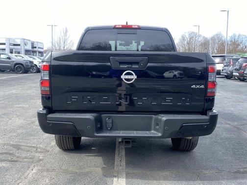 2025 Nissan Frontier SV