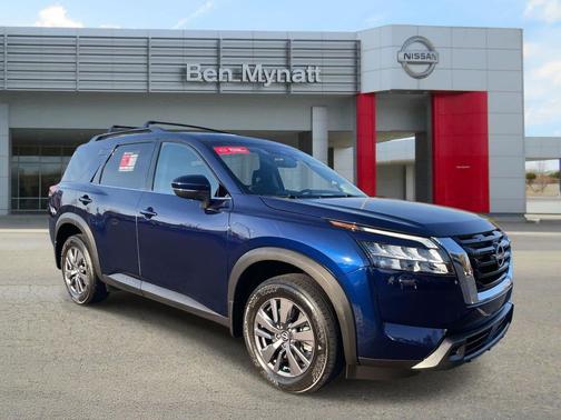 2023 Nissan Pathfinder SV FWD