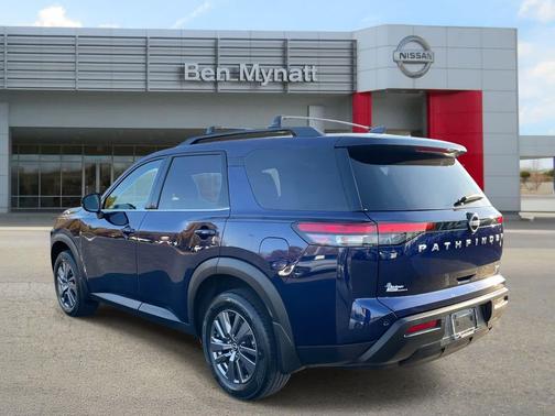 2023 Nissan Pathfinder SV FWD
