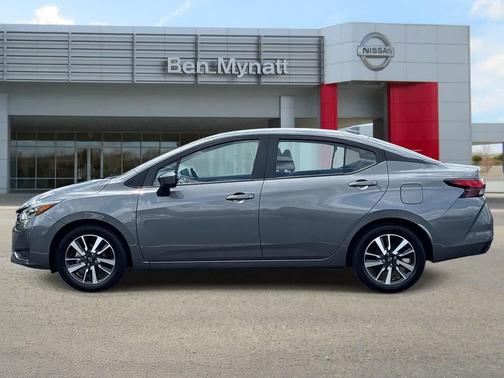 Gun Metallic 2025 Nissan Versa 1.6 SV