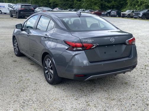 Gun Metallic 2025 Nissan Versa 1.6 SV