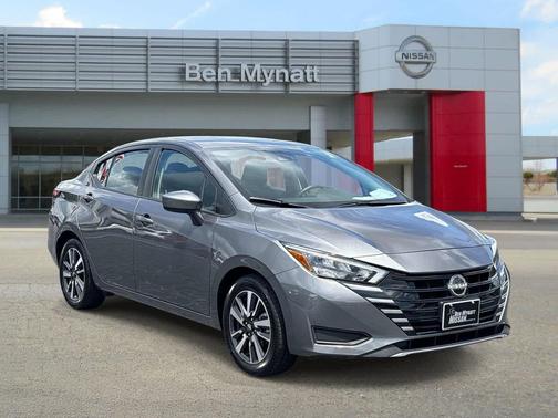 Gun Metallic 2025 Nissan Versa 1.6 SV