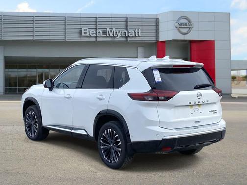 Everest White Pearl Tricoat 2026 Nissan Rogue Platinum