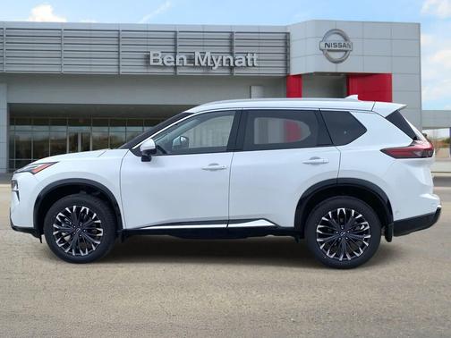 Everest White Pearl Tricoat 2026 Nissan Rogue Platinum