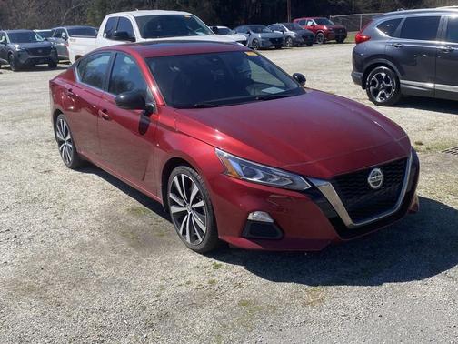 2021 Nissan Altima SR FWD