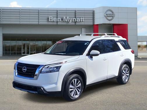 2024 Nissan Pathfinder SL FWD