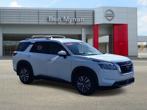 2024 Nissan Pathfinder SL FWD