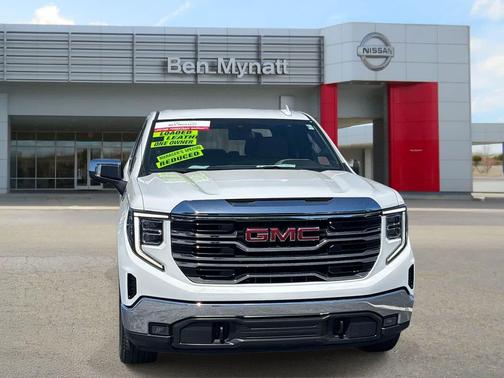 Summit White 2025 GMC Sierra 1500 SLT