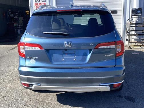 2019 Honda Pilot Touring 8-Passenger