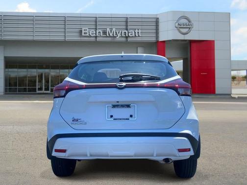 Fresh Powder 2025 Nissan Kicks S