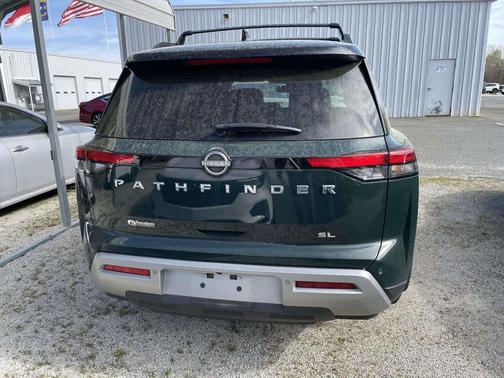2022 Nissan Pathfinder SL 2WD