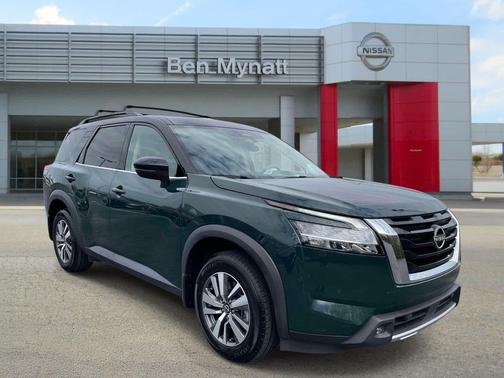 2022 Nissan Pathfinder SL 2WD