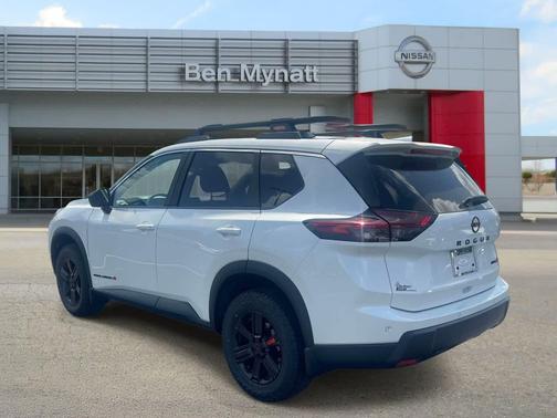 Everest White Pearl Tricoat 2026 Nissan Rogue Rock Creek
