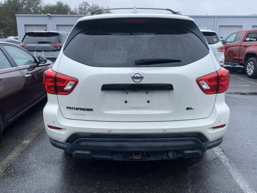 2019 Nissan Pathfinder SL
