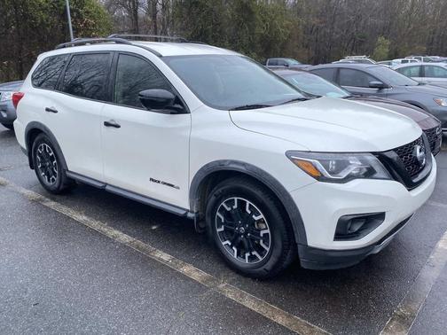 2019 Nissan Pathfinder SL