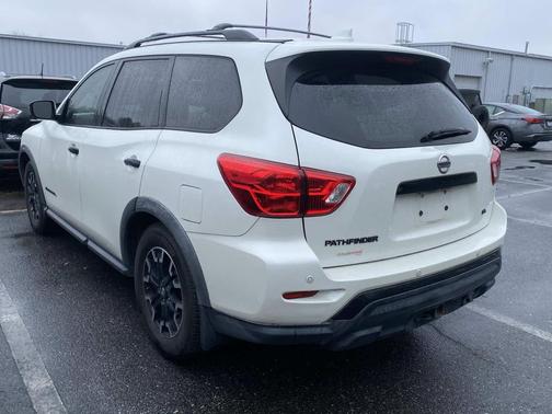 2019 Nissan Pathfinder SL