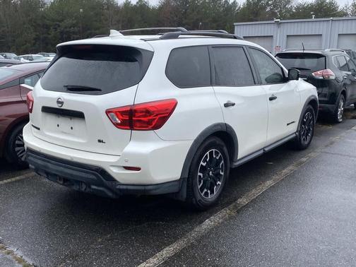 2019 Nissan Pathfinder SL